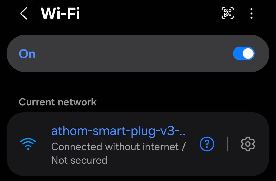 Android Wi-Fi settings screen connected to the athom-smart-plug-v3 access point, showing connected without internet