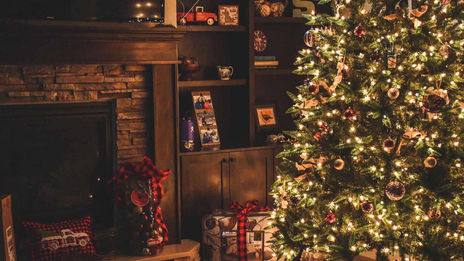 How to Automate Christmas Lights with Home Assistant (UK)