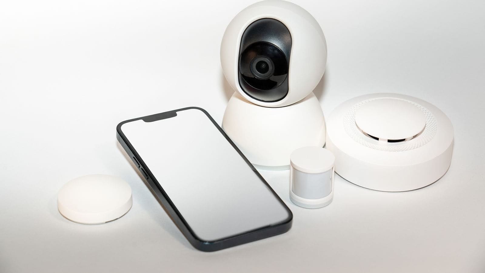 HA Presence: mmWave vs Phone (2026)
