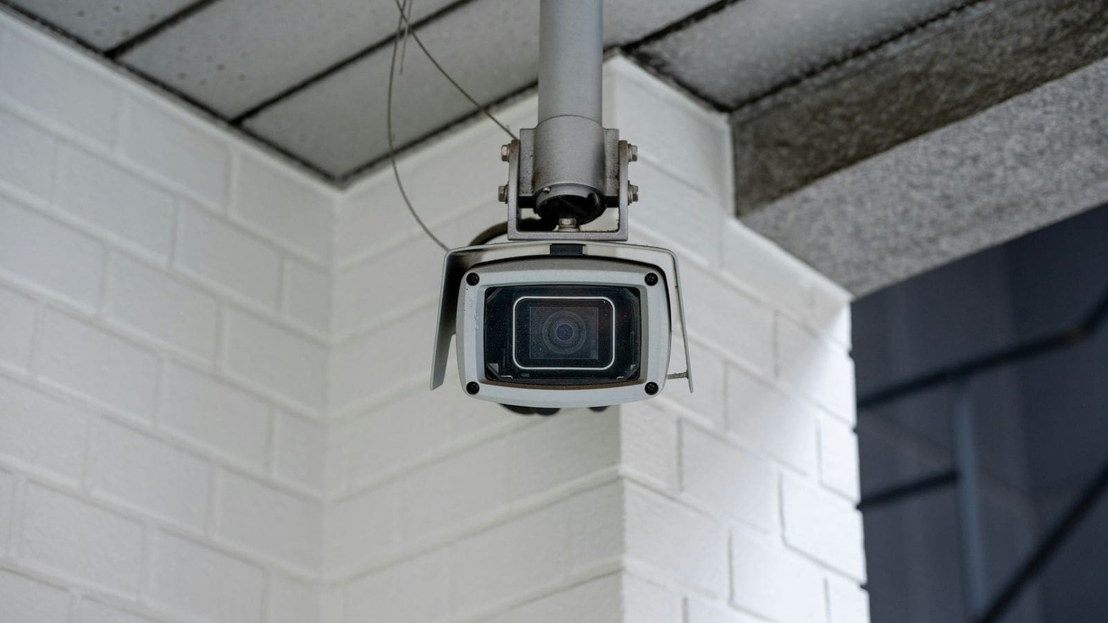 Security Camera Installation Cost UK: £100–£2,000 (2026)