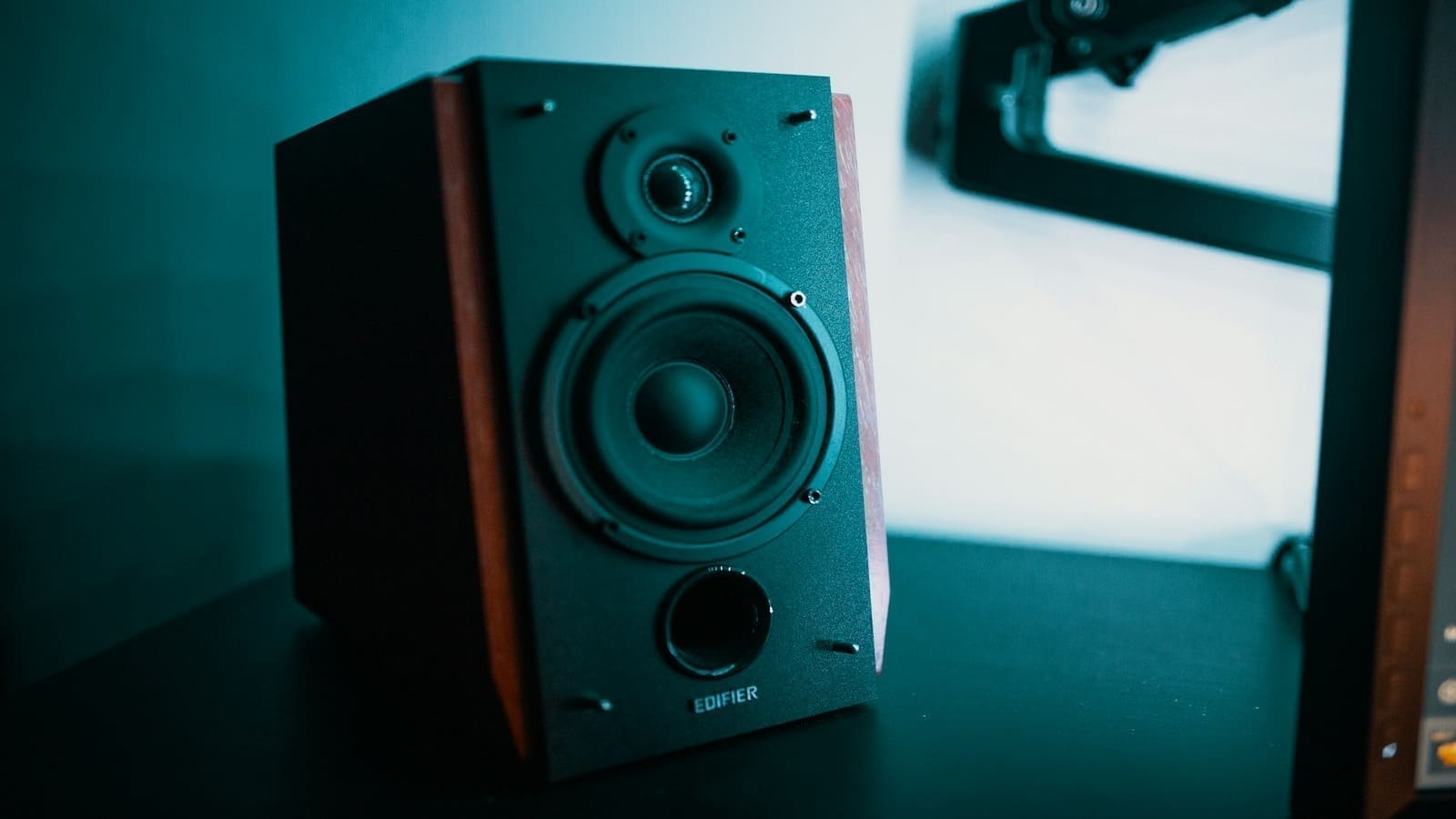 Sonos Sub Mini Review UK: Deep Bass for Compact Spaces